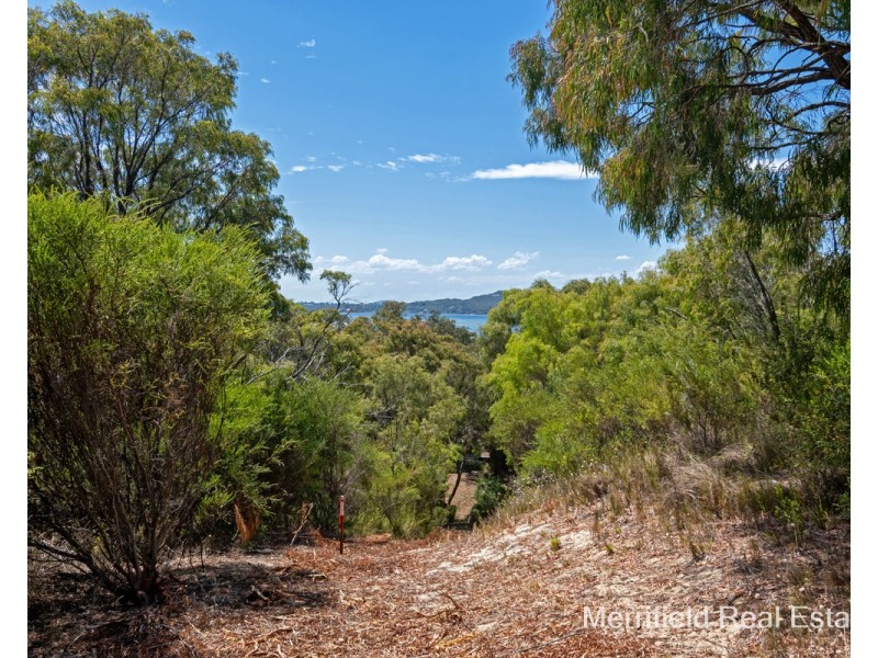 22 Grove Street East, Little Grove WA 6330