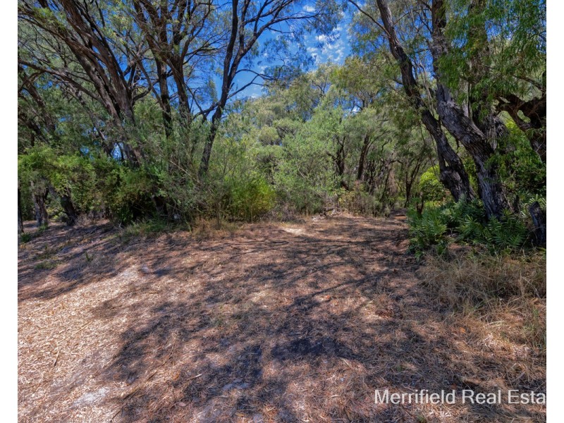 22 Grove Street East, Little Grove WA 6330