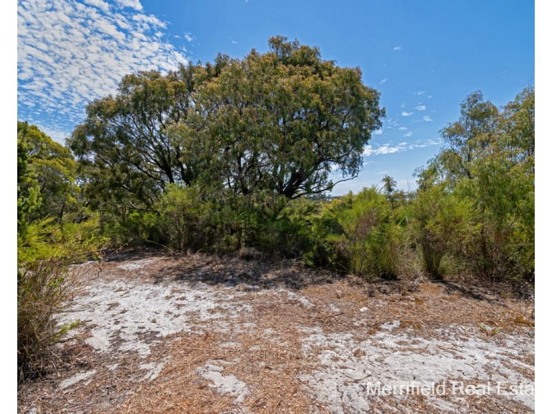 22 Grove Street East, Little Grove WA 6330