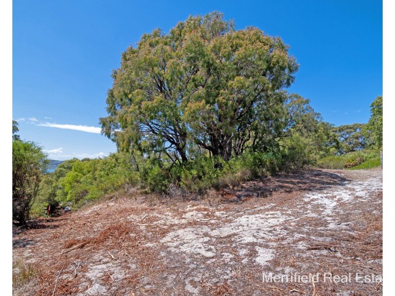 22 Grove Street East, Little Grove WA 6330