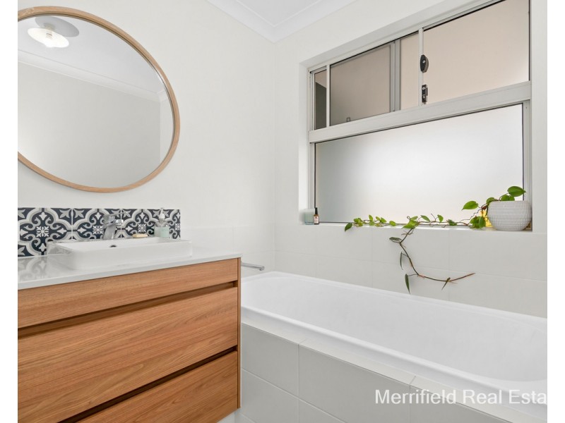 11 Frost Close, Willyung WA 6330