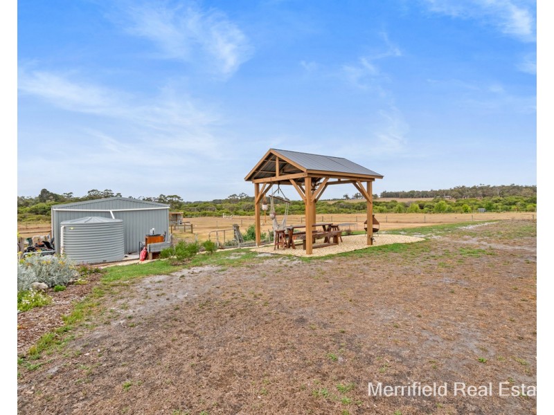 11 Frost Close, Willyung WA 6330