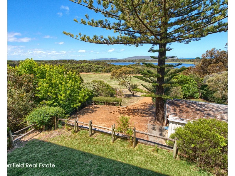 5 Wakefield Crescent, Mira Mar WA 6330