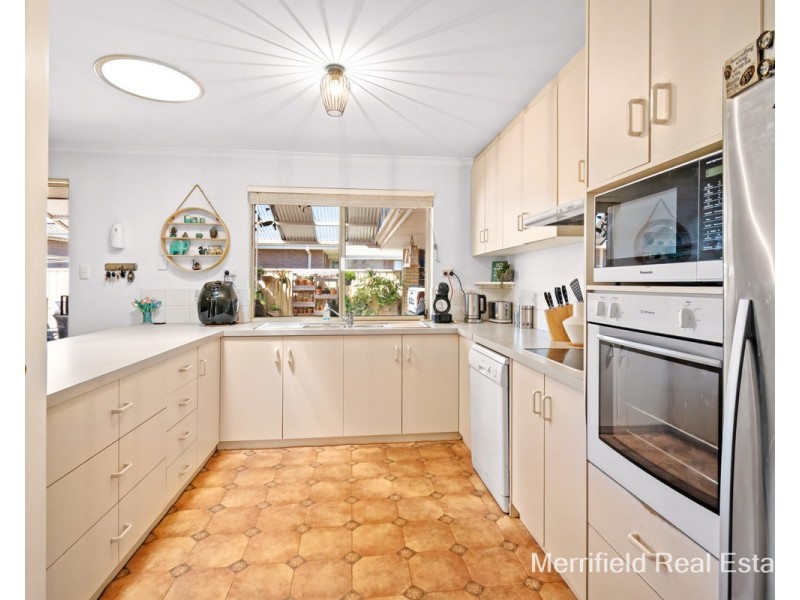 30 Flemington Street, Orana WA 6330