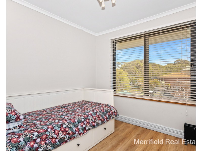 4 Wilson Street, Little Grove WA 6330