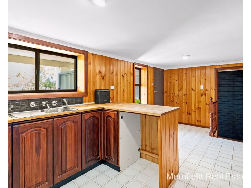 4 Wilson Street, Little Grove WA 6330