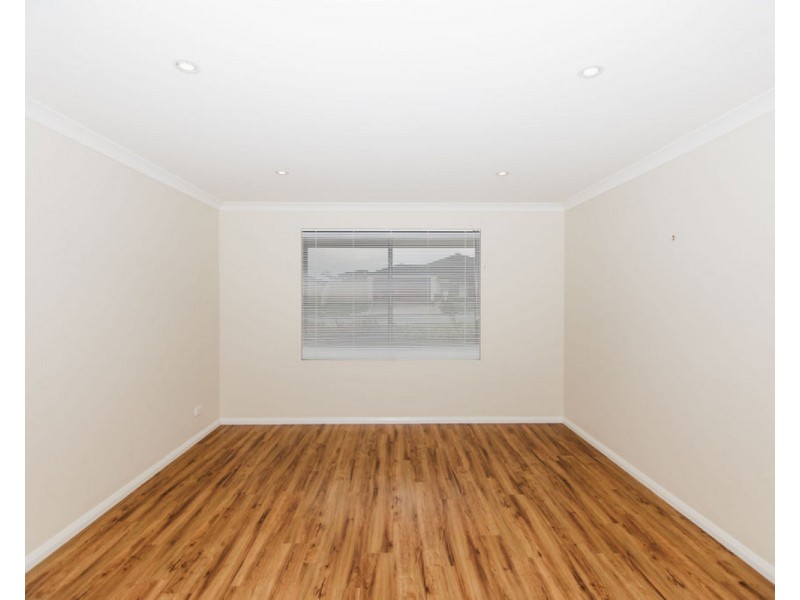 8 Notley Street, Yakamia WA 6330