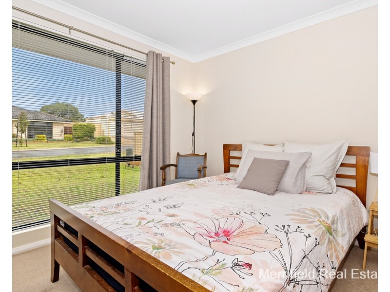 8 Notley Street, Yakamia WA 6330