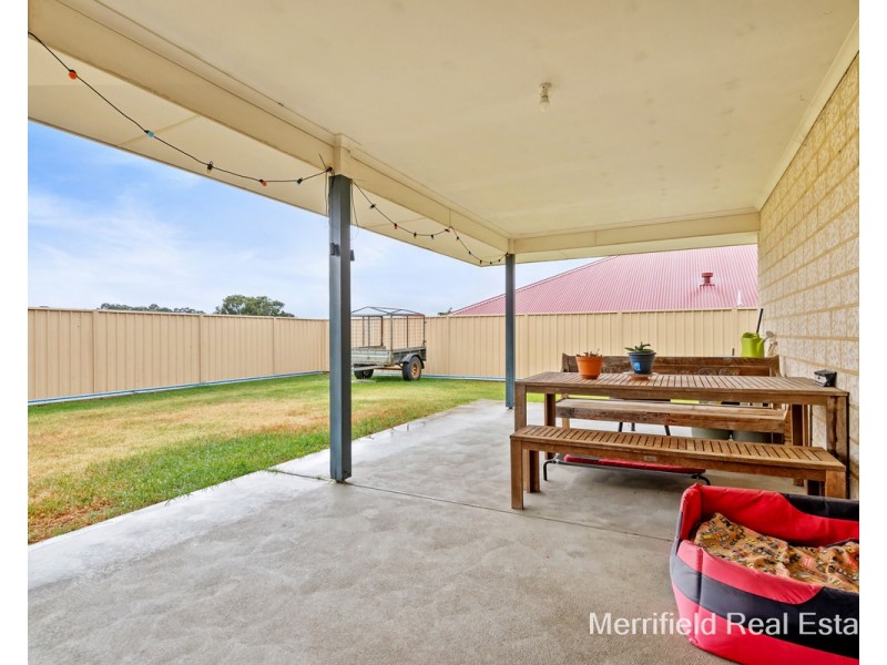 8 Notley Street, Yakamia WA 6330