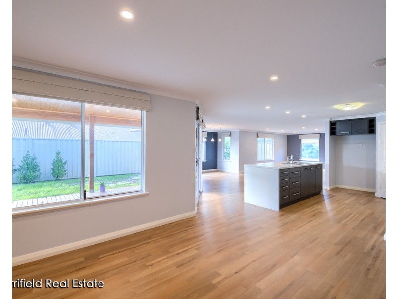 25 Junction Street, Mckail WA 6330