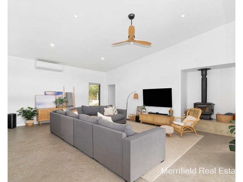 93 Allmore Drive, Robinson WA 6330