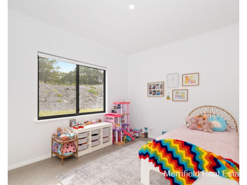 93 Allmore Drive, Robinson WA 6330