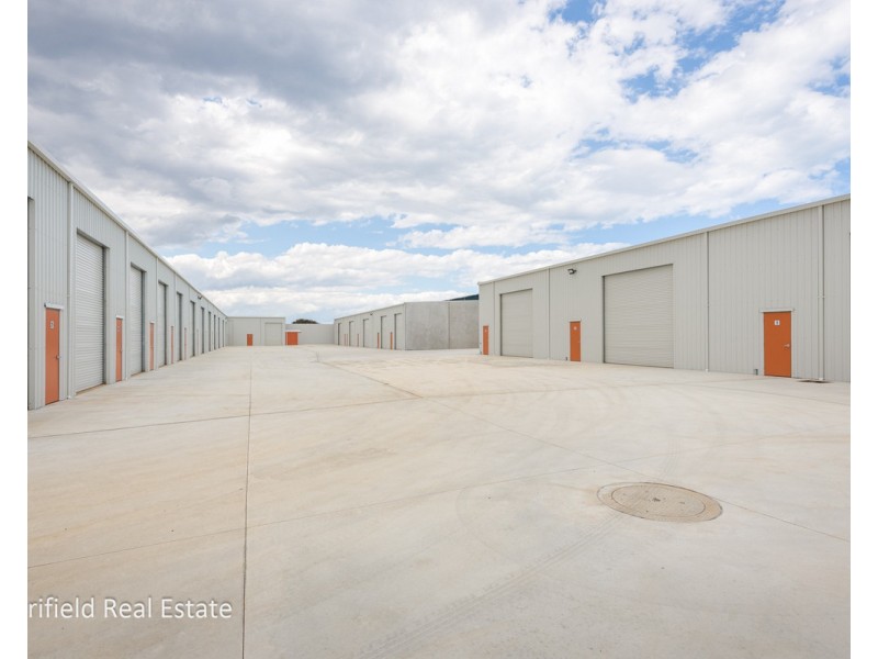 11/370a Albany Highway, Orana WA 6330