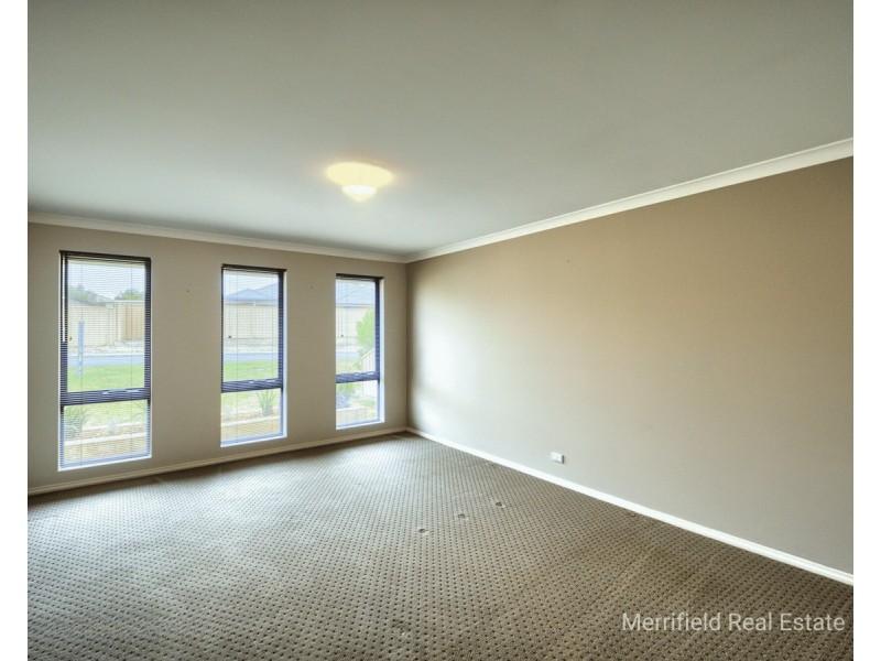 12 Grevillea Way, Yakamia WA 6330