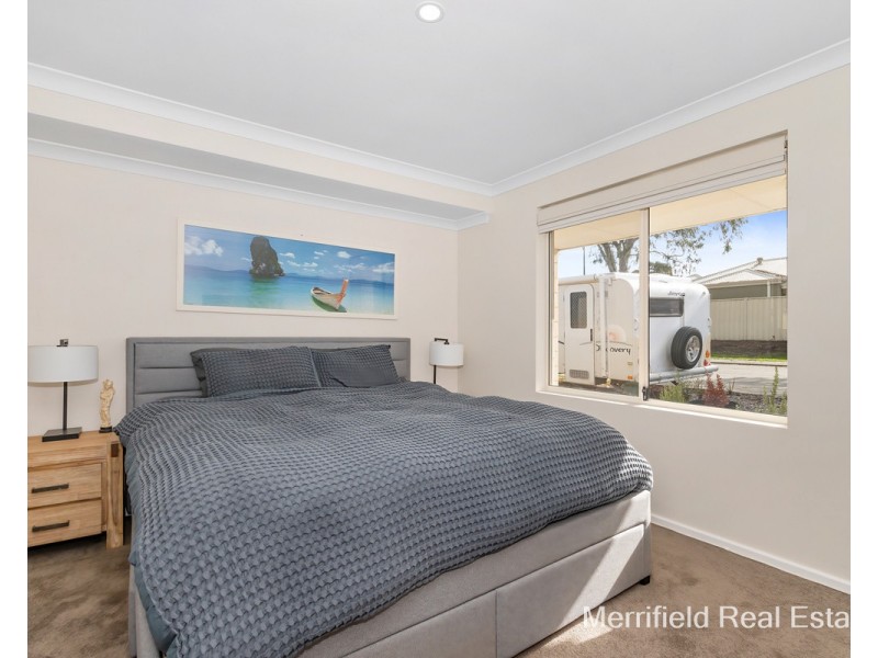 17 Donald Drive, Mckail WA 6330