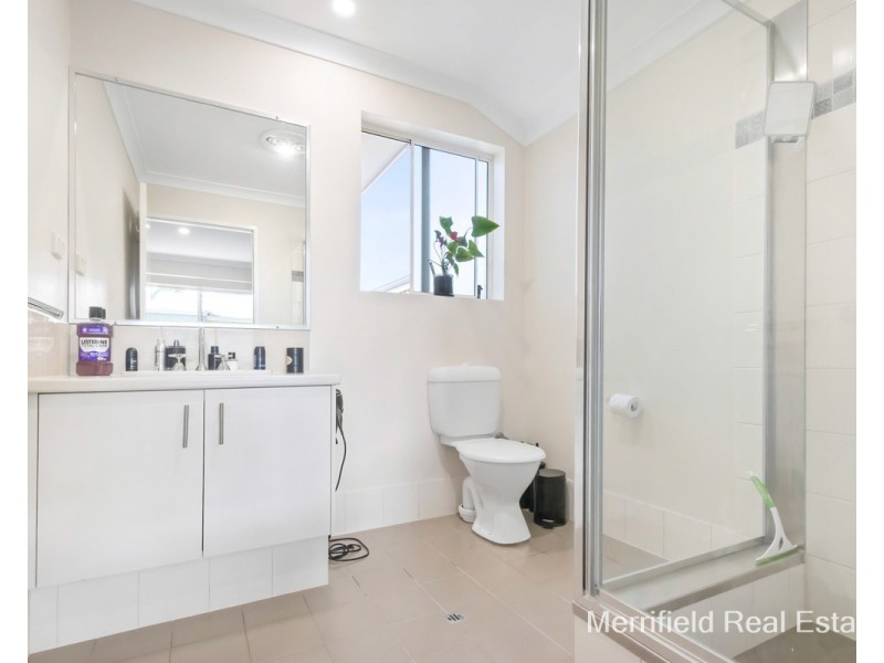 17 Donald Drive, Mckail WA 6330