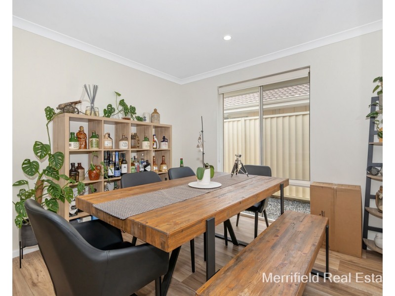 17 Donald Drive, Mckail WA 6330