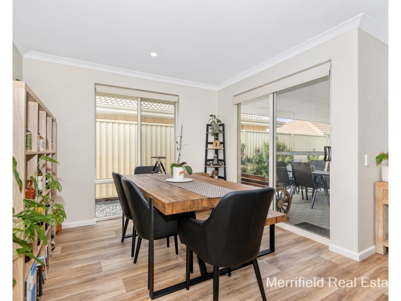 17 Donald Drive, Mckail WA 6330