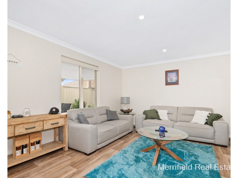 17 Donald Drive, Mckail WA 6330