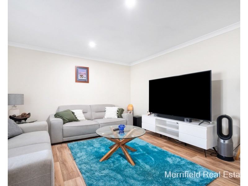 17 Donald Drive, Mckail WA 6330