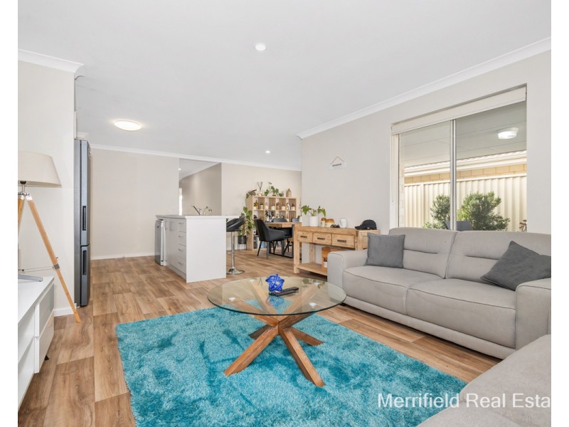 17 Donald Drive, Mckail WA 6330