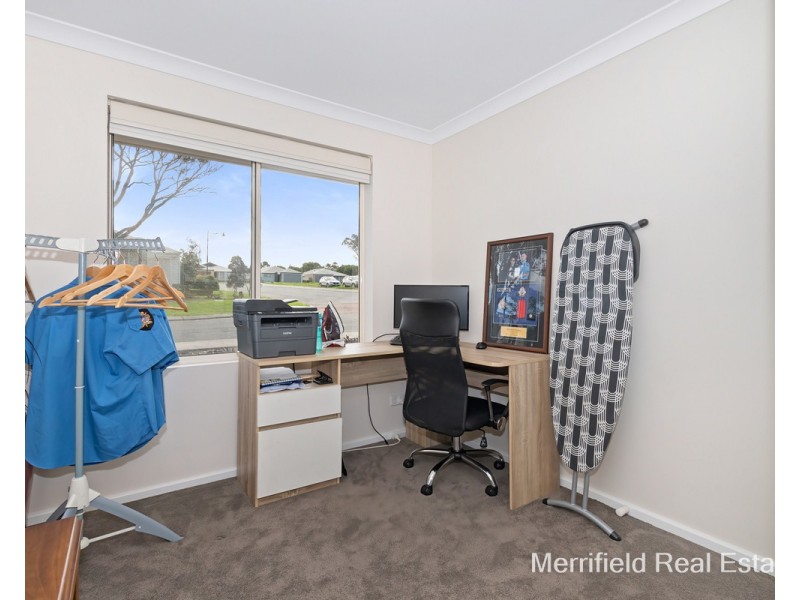17 Donald Drive, Mckail WA 6330