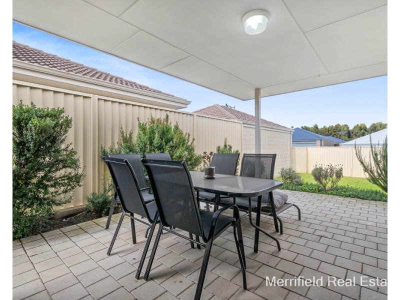 17 Donald Drive, Mckail WA 6330
