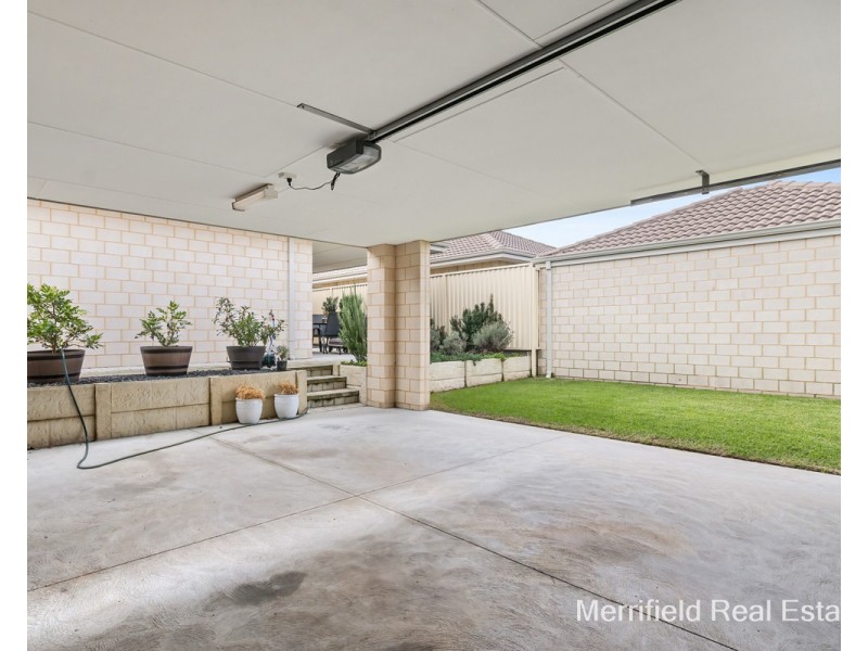 17 Donald Drive, Mckail WA 6330