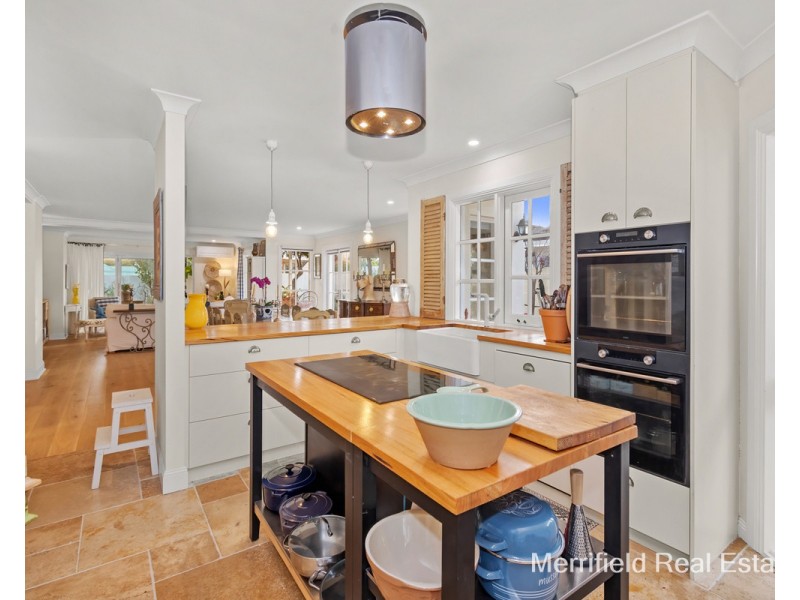 17 Golf Links Road, Middleton Beach WA 6330