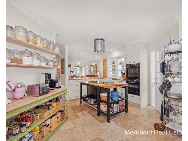 17 Golf Links Road, Middleton Beach WA 6330