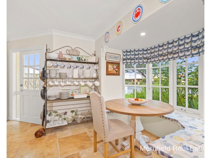 17 Golf Links Road, Middleton Beach WA 6330