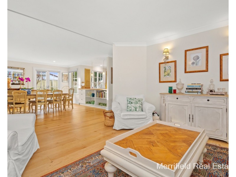 17 Golf Links Road, Middleton Beach WA 6330