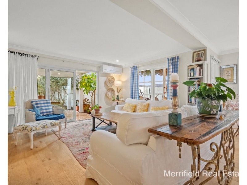 17 Golf Links Road, Middleton Beach WA 6330