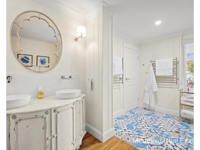 17 Golf Links Road, Middleton Beach WA 6330