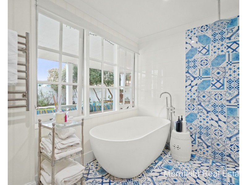 17 Golf Links Road, Middleton Beach WA 6330