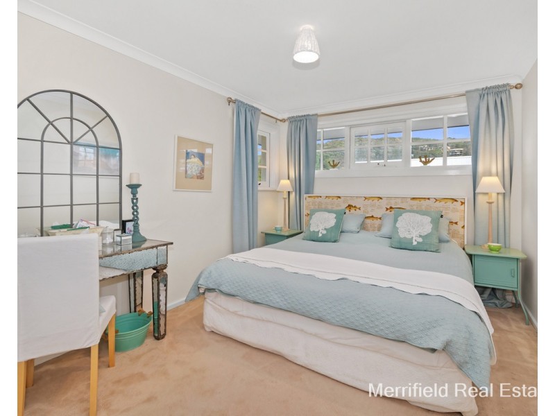 17 Golf Links Road, Middleton Beach WA 6330