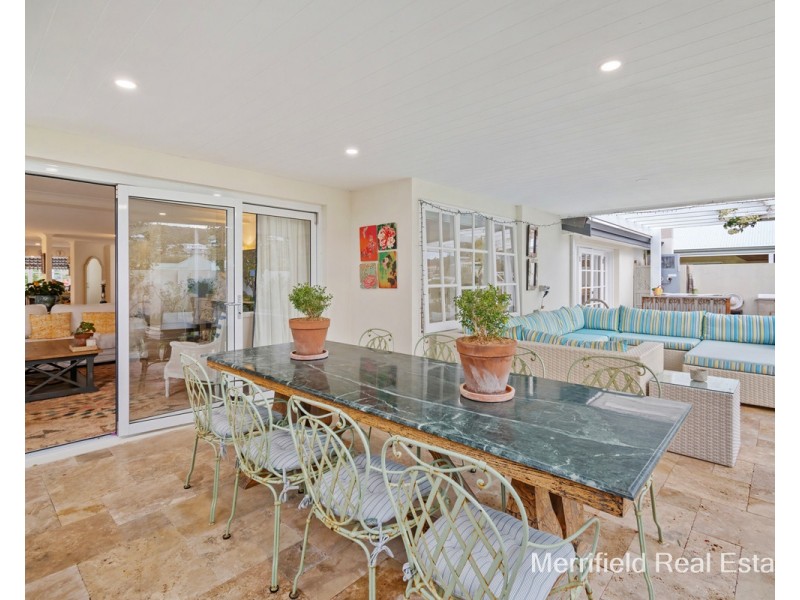 17 Golf Links Road, Middleton Beach WA 6330