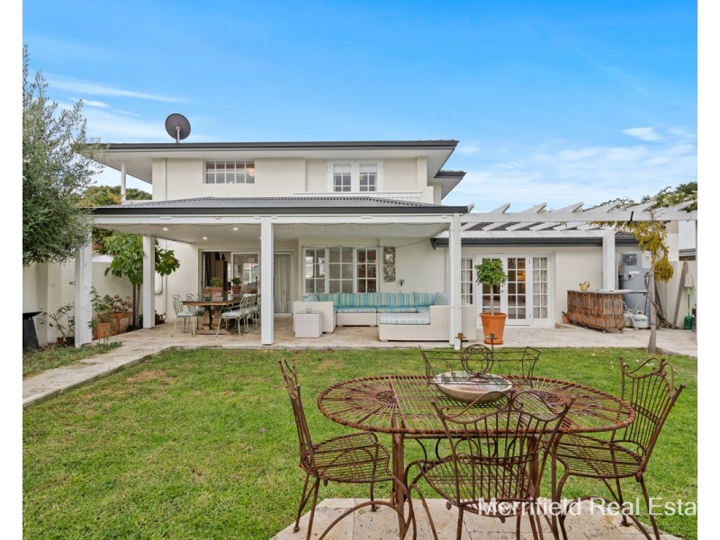 17 Golf Links Road, Middleton Beach WA 6330