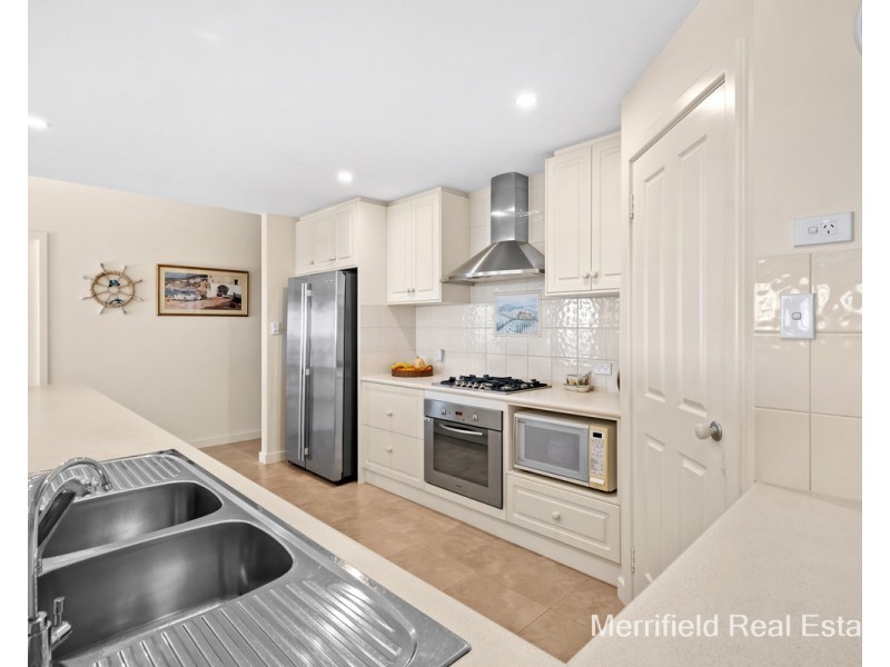 16 Austin Road, Goode Beach WA 6330