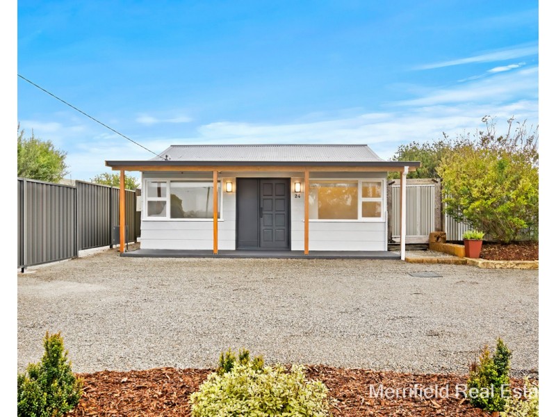24 Edinburgh Road, Mckail WA 6330
