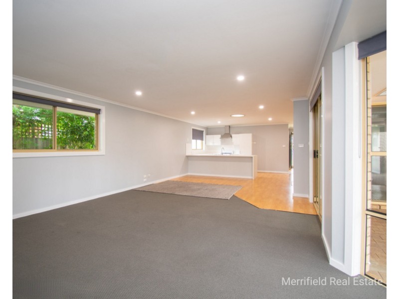 61 Drome Road, Orana WA 6330