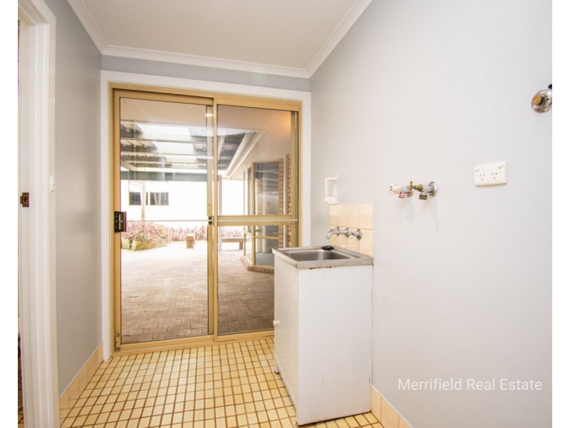 61 Drome Road, Orana WA 6330