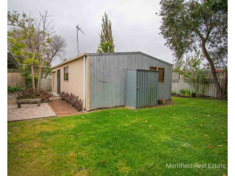 61 Drome Road, Orana WA 6330