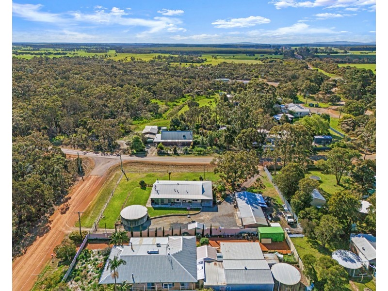 11 Redmond West Road, Redmond WA 6327