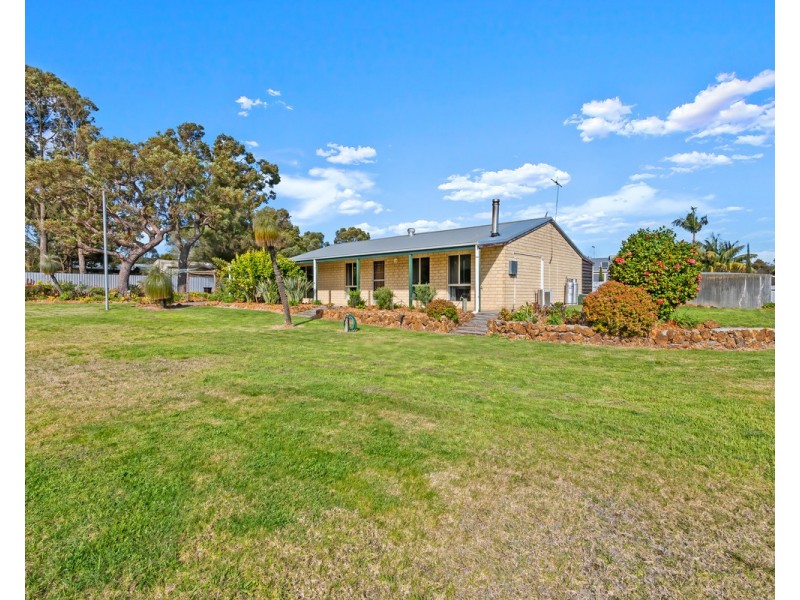 11 Redmond West Road, Redmond WA 6327