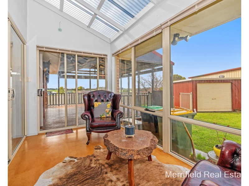 16 Susan Court, Yakamia WA 6330