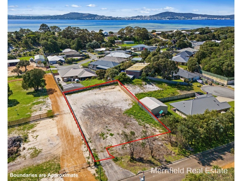 82 Wilson Street, Little Grove WA 6330