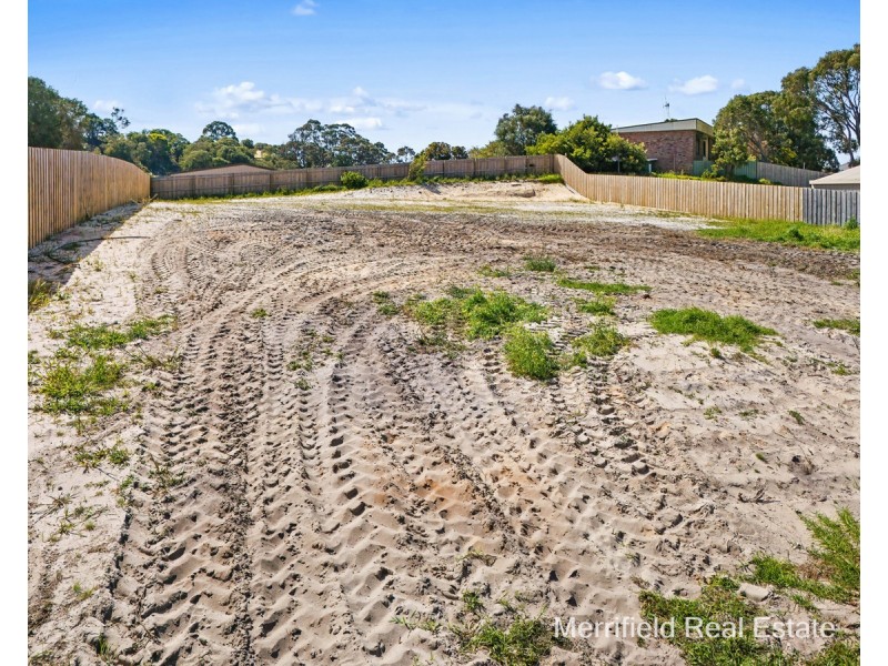 82 Wilson Street, Little Grove WA 6330