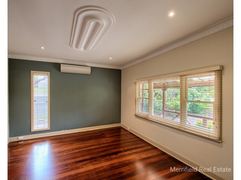 16 Johnston Street, Mount Melville WA 6330