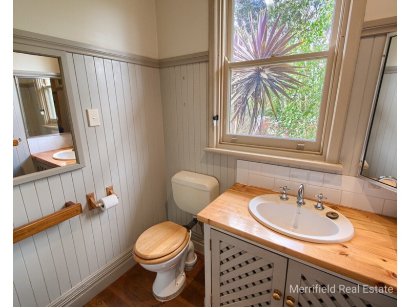 16 Johnston Street, Mount Melville WA 6330